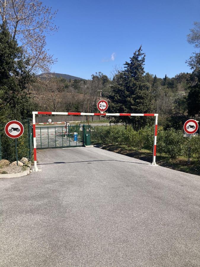 Les Restanques Vue Mer Pressoir 3131 Grimaud Bagian luar foto