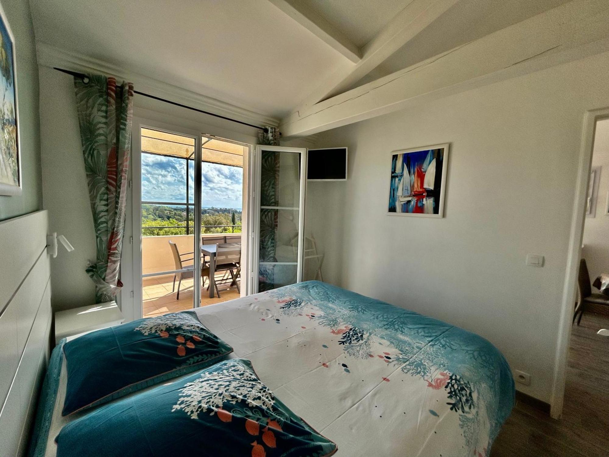 Les Restanques Vue Mer Pressoir 3131 Grimaud Bagian luar foto