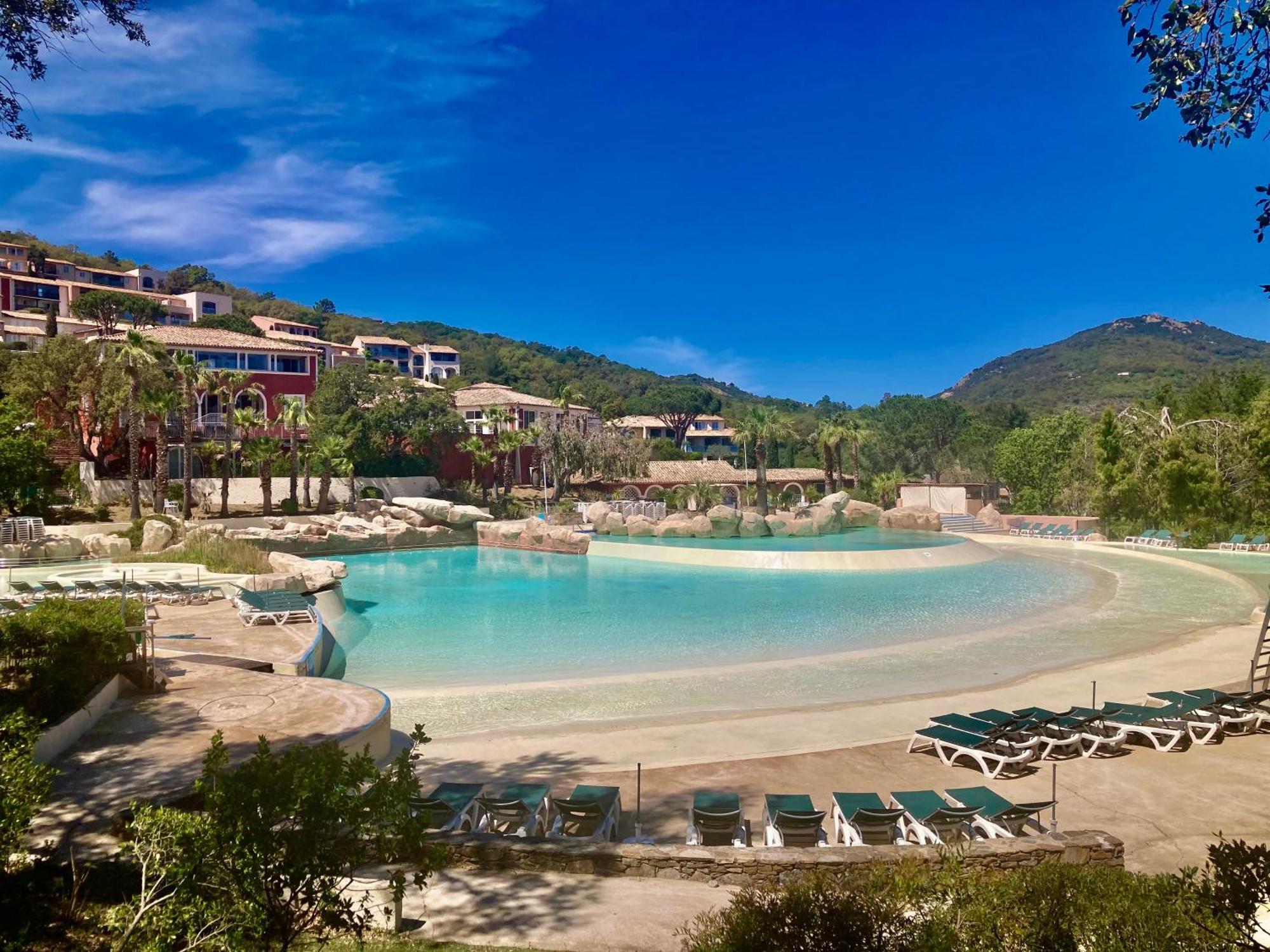 Les Restanques Vue Mer Pressoir 3131 Grimaud Bagian luar foto
